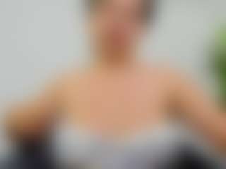 EvelinBelle's Live Sex Cam Show