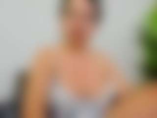 EvelinBelle's Live Sex Cam Show
