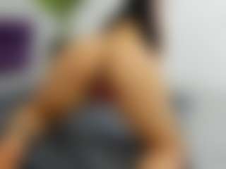 Live cam show with EvelinBelle - Squirt on Dolls Live