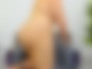 EvelinBelle's Live Sex Cam Show