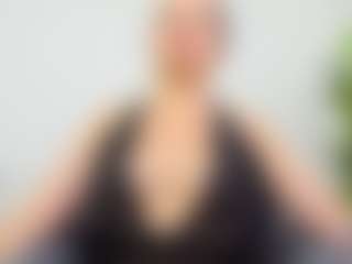EvelinBelle's Live Sex Cam Show