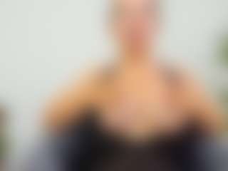 EvelinBelle's Live Sex Cam Show