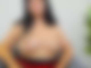 Live cam show with EvelinBelle - Flashing on Mixed Magazine Live