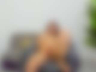 EvelinBelle's Live Sex Cam Show