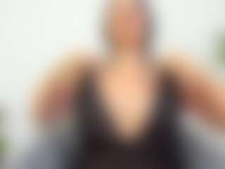 EvelinBelle's Live Sex Cam Show