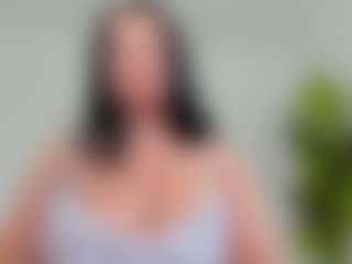 EvelinBelle's Live Sex Cam Show