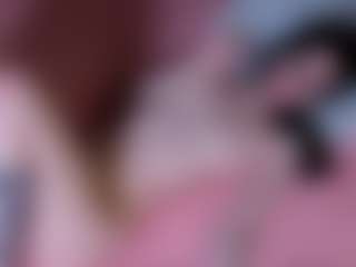 Live cam show with GlitchDoll - Flashing on Chatstar