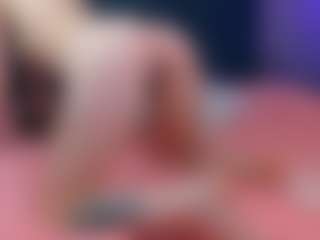 Live cam show with GlitchDoll - Smoke on Camsoda