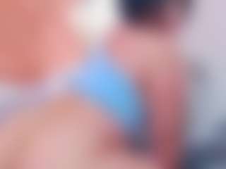 Live cam show with Hanna Bunny - Redbone on Camsoda