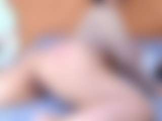 Live-Cam-Show mit Hanna Bunny - Curvy Toys auf Camsoda