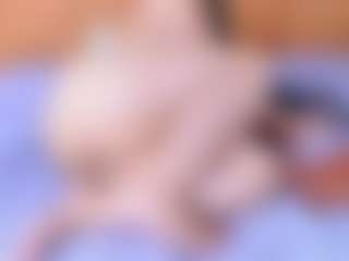 Live cam show with Hanna Bunny - Deepthroat on Camsoda