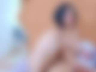 Live cam show with Hanna Bunny - Teen (18+) on Camsoda