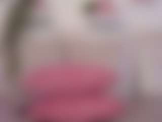 Luciana-Petite's Live Sex Cam Show