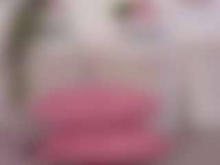 Luciana-Petite's Live Sex Cam Show