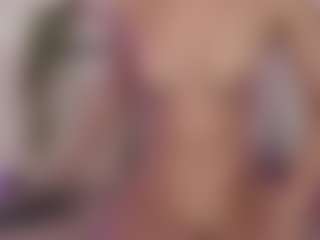 Luciana-Petite's Live Sex Cam Show