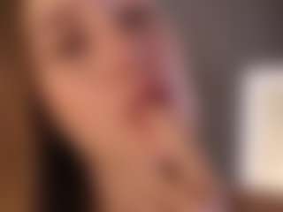 Live cam show with Mary-Bradley - Flashing on Camsoda