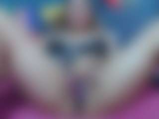 Live cam show with Megannmilf - Brown Eyes on SinfulBabes