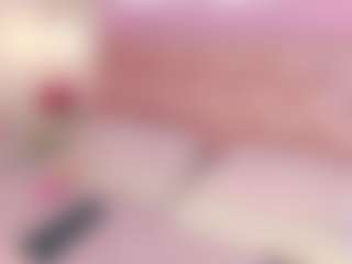 Show live cam dengan megganrose - Blue Eyes di Camsoda
