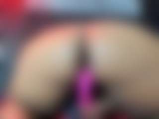 Live cam show with VickyHugeAss - Cute on Cam Slut