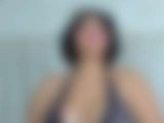 Live cam show with Selene Moor - New Toys on Hubzter Live