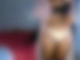 Live cam show with Alyssabrownx - Teen (18+) on Camsoda