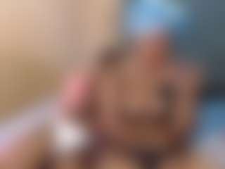 Show de câmera ao vivo com Alyssabrownx - Toys no Camsoda