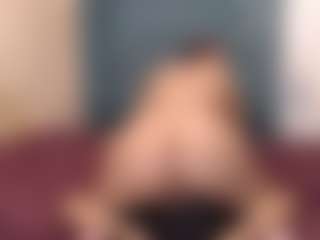 Live cam show with ChubbyBella - Ass Clapping on livesuperchat.net