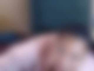 Live cam show with ChubbyBella - Blowjob on madthumbs