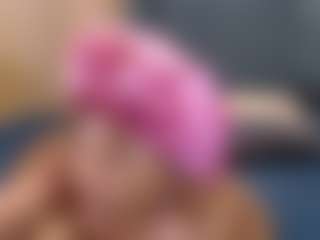 Live cam show with ChubbyBella - Ass Clapping on xplaylive.com