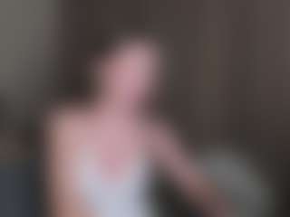 Live cam show with Cirilla-Rosee - Gray Eyes on CamClone