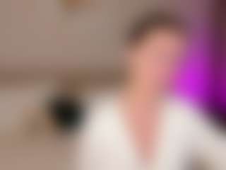 Live cam show with Cirilla-Rosee - Living Room on Hubzter Live