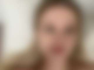 Live cam show with DenisseTinnin - Brown Eyes on Dolls Live