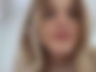 Live cam show with DenisseTinnin - Fetish on Dolls Live