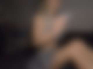 Live cam show with DenisseTinnin - Bedroom on AdultVida.com