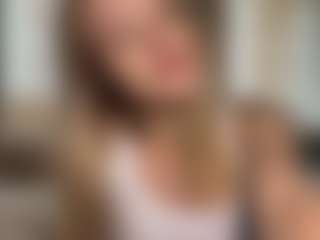 Live cam show with DenisseTinnin - Camel Toe on SquirtSoMuch