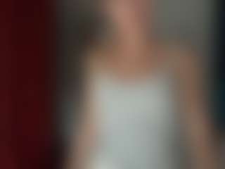 Live cam show with DenisseTinnin - Blue Eyes on Camsoda