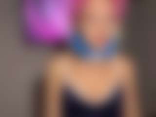 Live cam show with DenisseTinnin - Bedroom on Camsoda