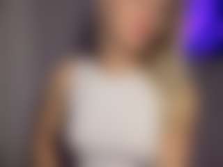 Live cam show with DenisseTinnin - Blue Eyes on AdultVida.com