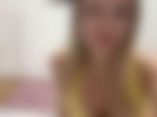 Live cam show with DenisseTinnin - Eating Pussy on Dolls Live