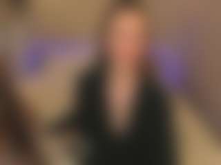 Live cam show with Ella - Smoking on Hubzter Live