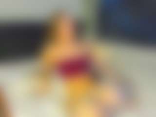 Live cam show with Ella - Flexible on Dolls Live
