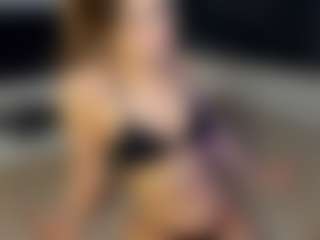 Ella's Live Sex Cam Show
