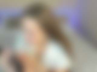 Live cam show with Ella - Normal on Camming Site