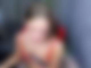 Live cam show with Ella - Oil on camwithhim.com