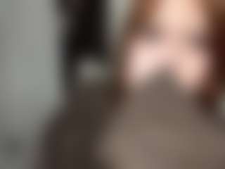 Live cam show with GenaGnagey - Hairy Pussy Teen (18+) on Dolls Live