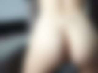 Live cam show with LianaJordanovich - Gray Eyes on Milf Play