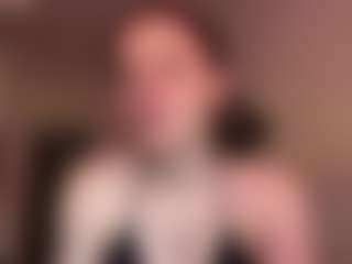 Live cam show with Camila - Smoking on livesuperchat.net