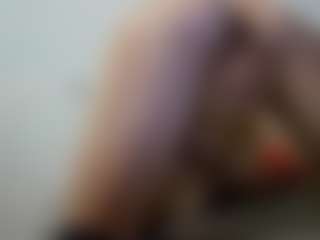 Live cam show with ShannonRavo - New Petite on Uber Horny