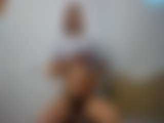 Live cam show with ShannonRavo - Small Tits on AdultVida.com