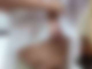 Live cam show with StephanieBumbalo - Brown Hair on livesuperchat.net